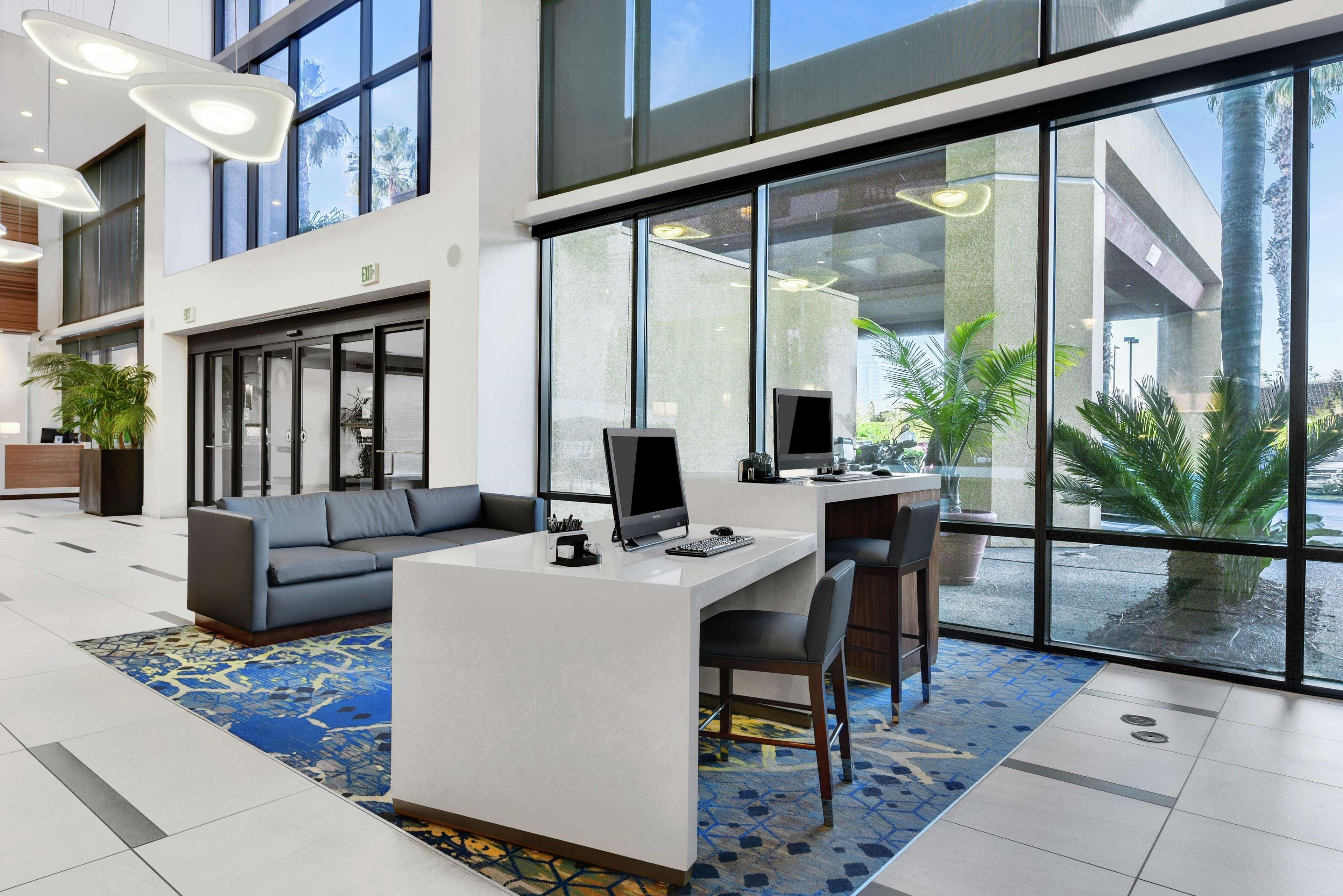 Embassy Suites By Hilton Anaheim-Orange Exteriör bild